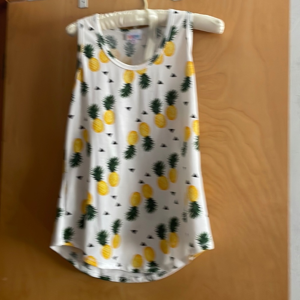 Lularoe pineapple 🍍 tank